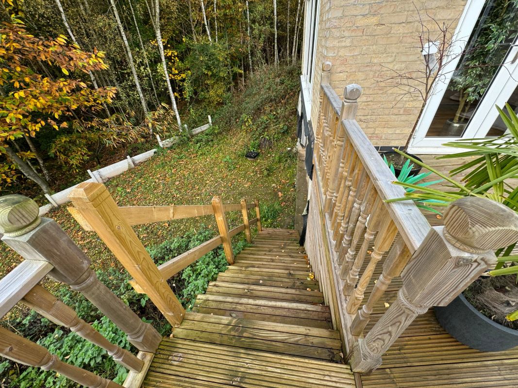 20 Acres of Land & Outbuildings Nottingham Road, Ravenshead, Nottinghamshire, NG15 9HN