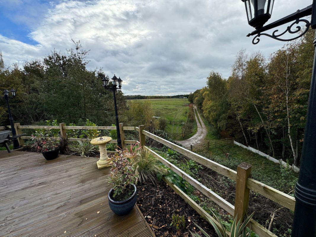 20 Acres of Land & Outbuildings Nottingham Road, Ravenshead, Nottinghamshire, NG15 9HN