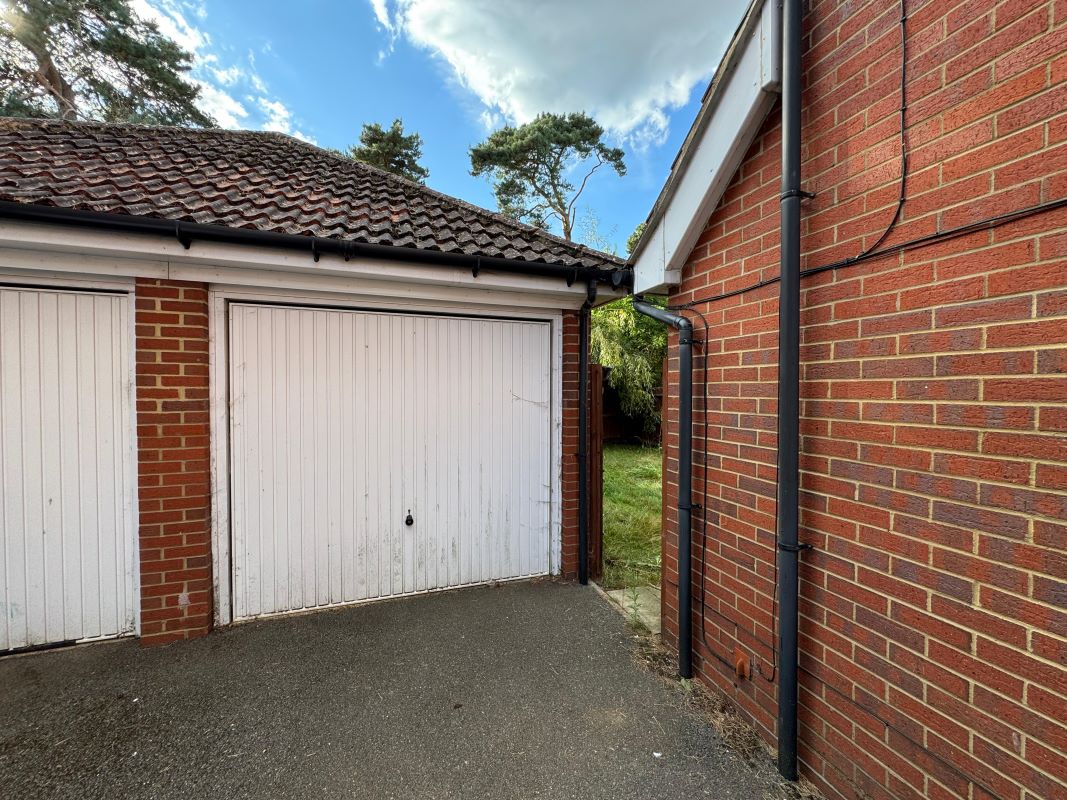 8 Thyme Close, Red Lodge, Bury St. Edmunds, Suffolk, IP28 8FT