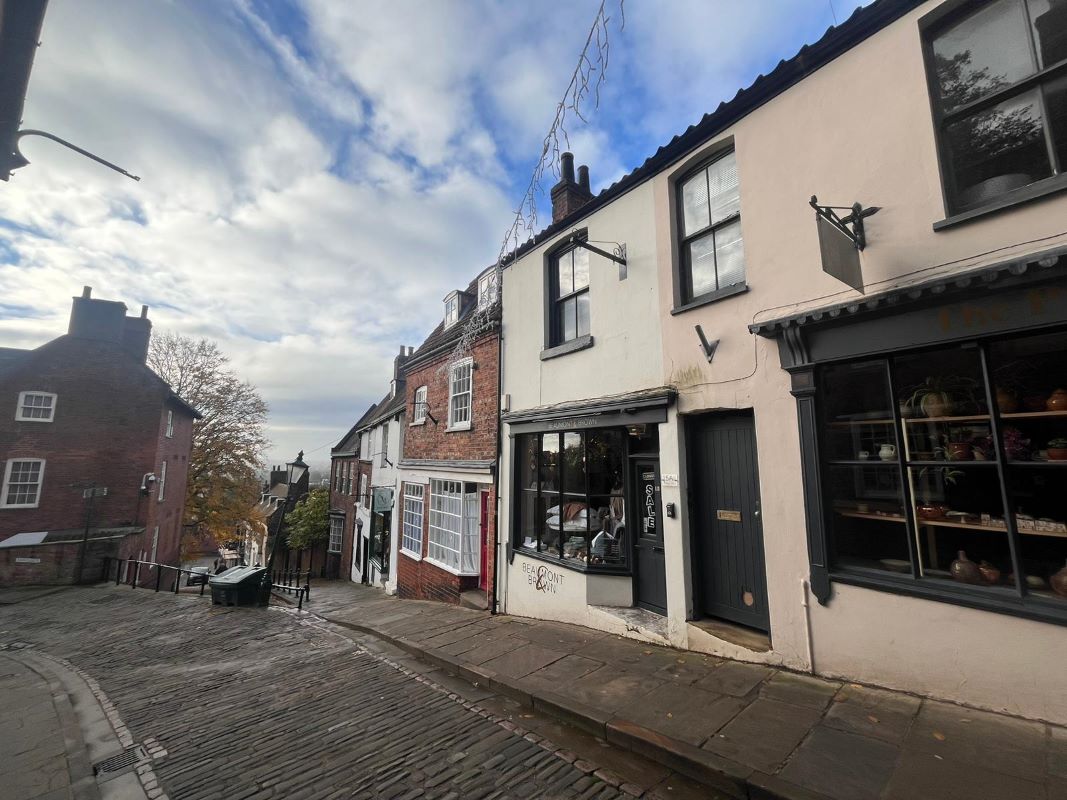 15 Steep Hill, Lincoln, LN2 1LT
