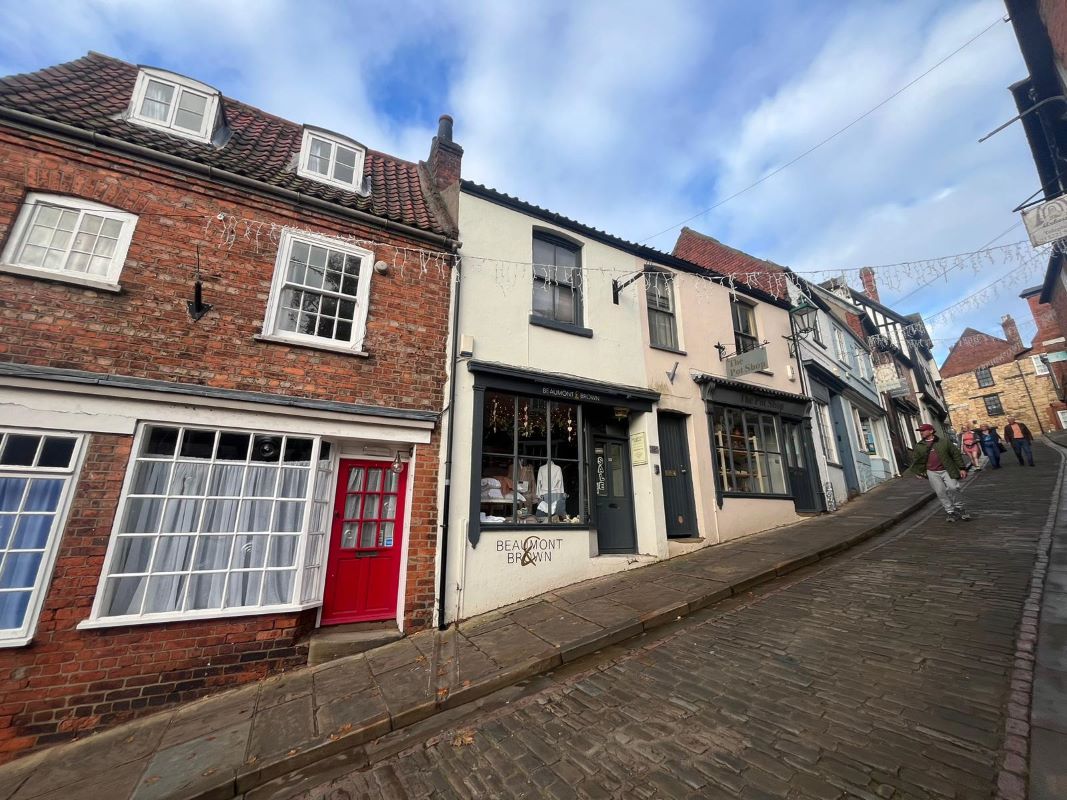 15 Steep Hill, Lincoln, LN2 1LT
