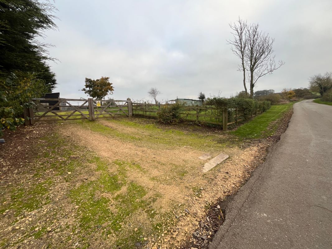 Land & Outbuildings Waltham Road, Branston, Leicestershire, NG32 1RY