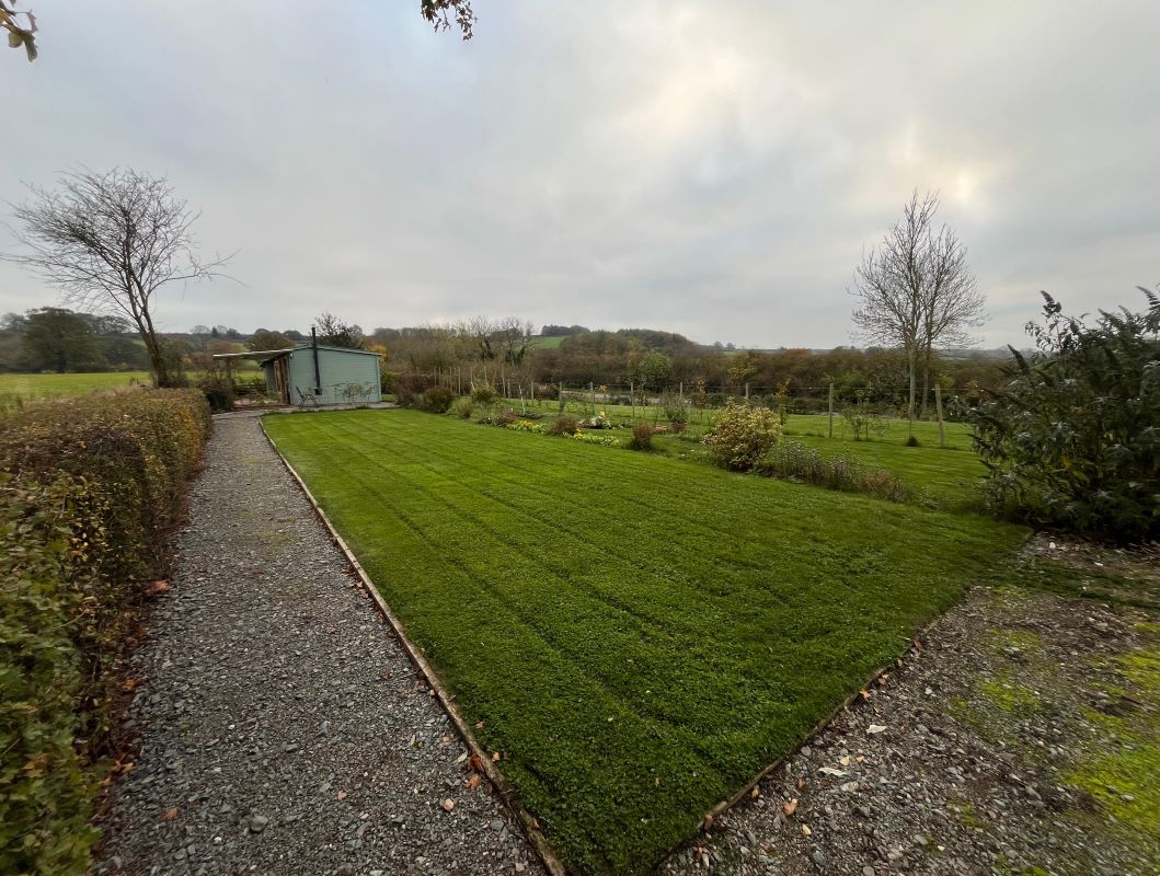 Land & Outbuildings Waltham Road, Branston, Leicestershire, NG32 1RY