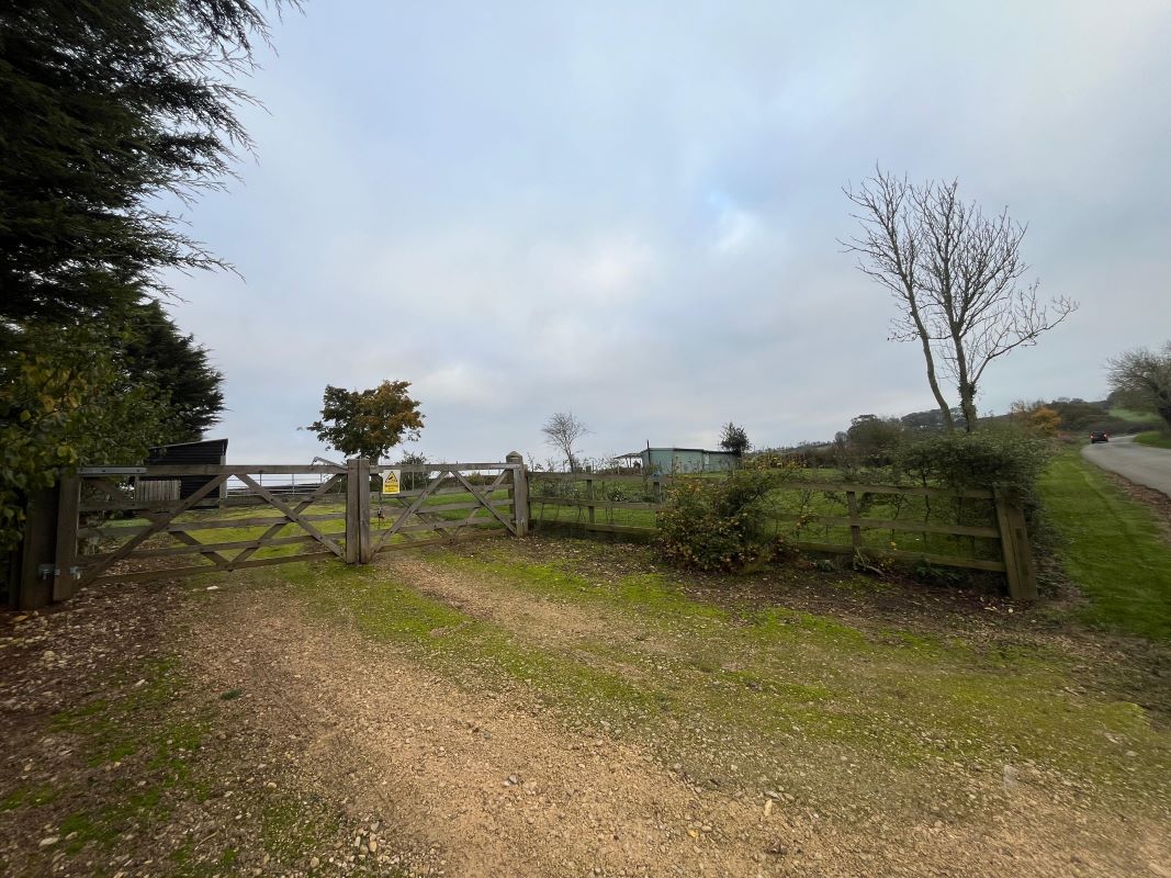 Land & Outbuildings Waltham Road, Branston, Leicestershire, NG32 1RY