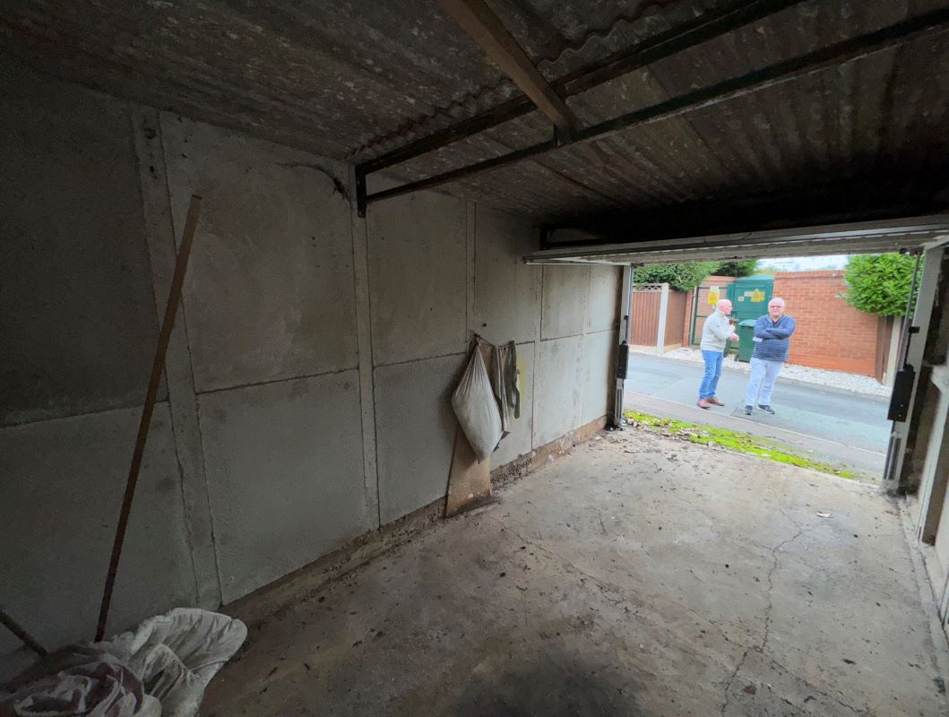 Lock-up Garage on Greendale Road, Coventry, West Midlands, CV5 8AZ