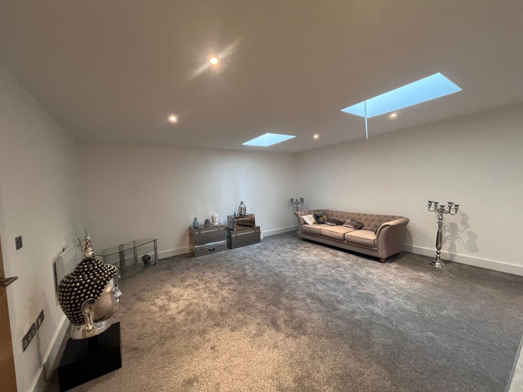 40A Market Court, Grange Road, Birkenhead, CH41 6BB