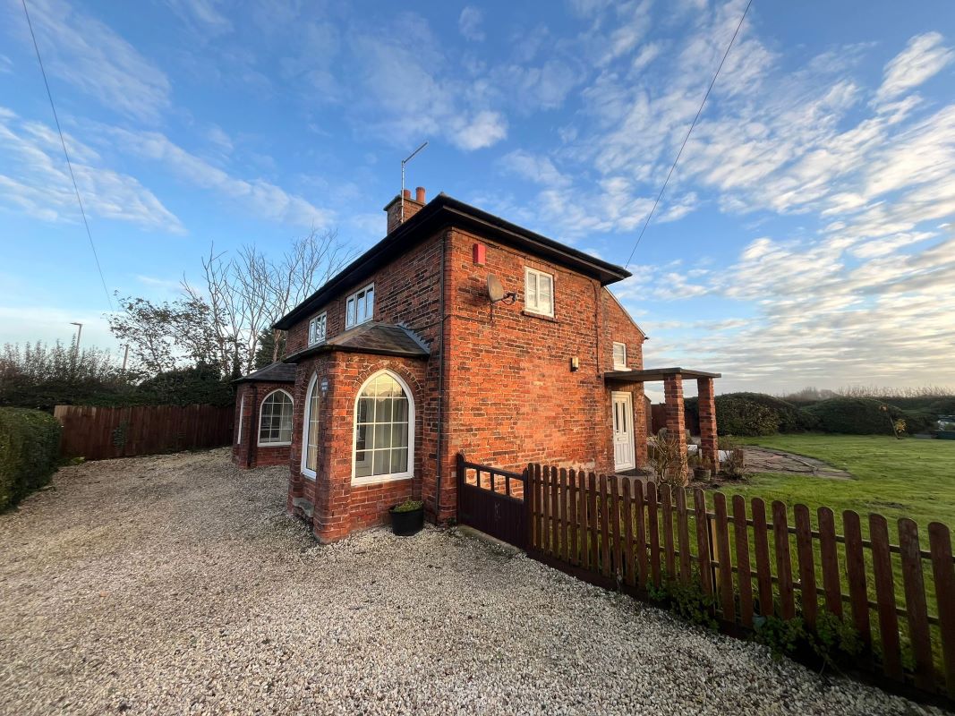 Corner House, Ollerton Road, Kelham, Newark, NG23 5QS