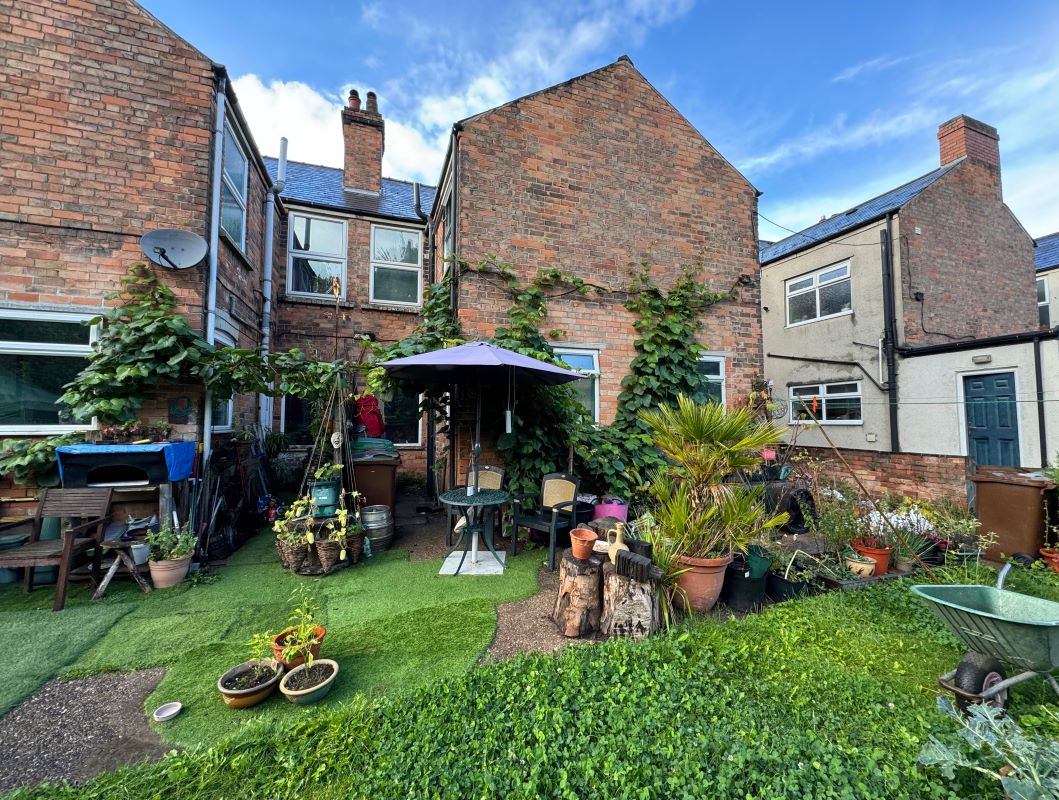 22 Whittier Road, Nottingham, NG2 4AS