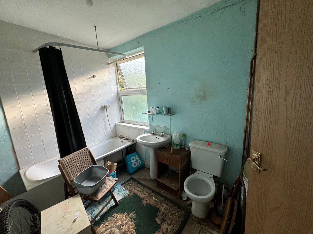 22 Whittier Road, Nottingham, NG2 4AS