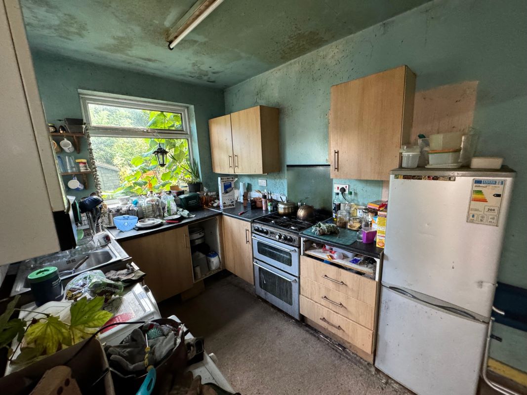24 Whittier Road, Nottingham, NG2 4AS