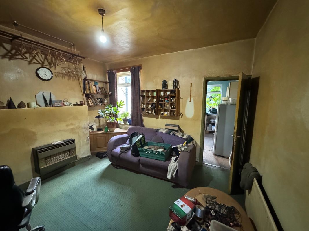 24 Whittier Road, Nottingham, NG2 4AS