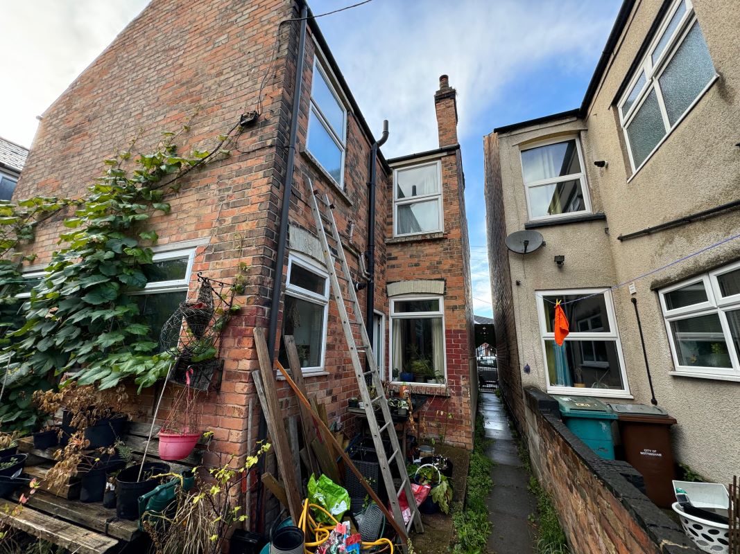 24 Whittier Road, Nottingham, NG2 4AS