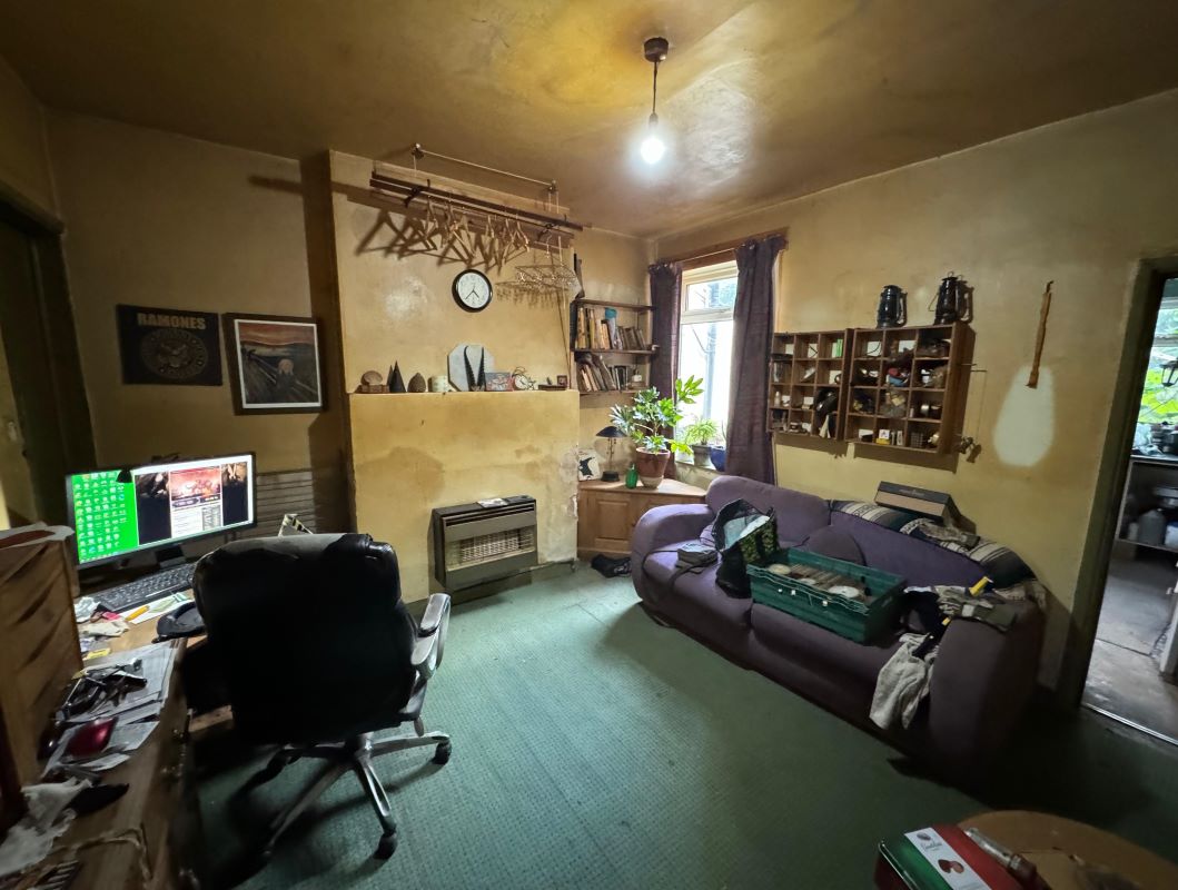 24 Whittier Road, Nottingham, NG2 4AS