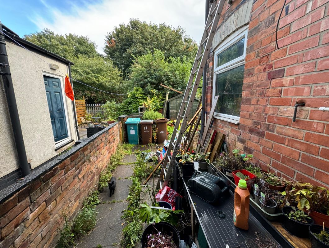 24 Whittier Road, Nottingham, NG2 4AS