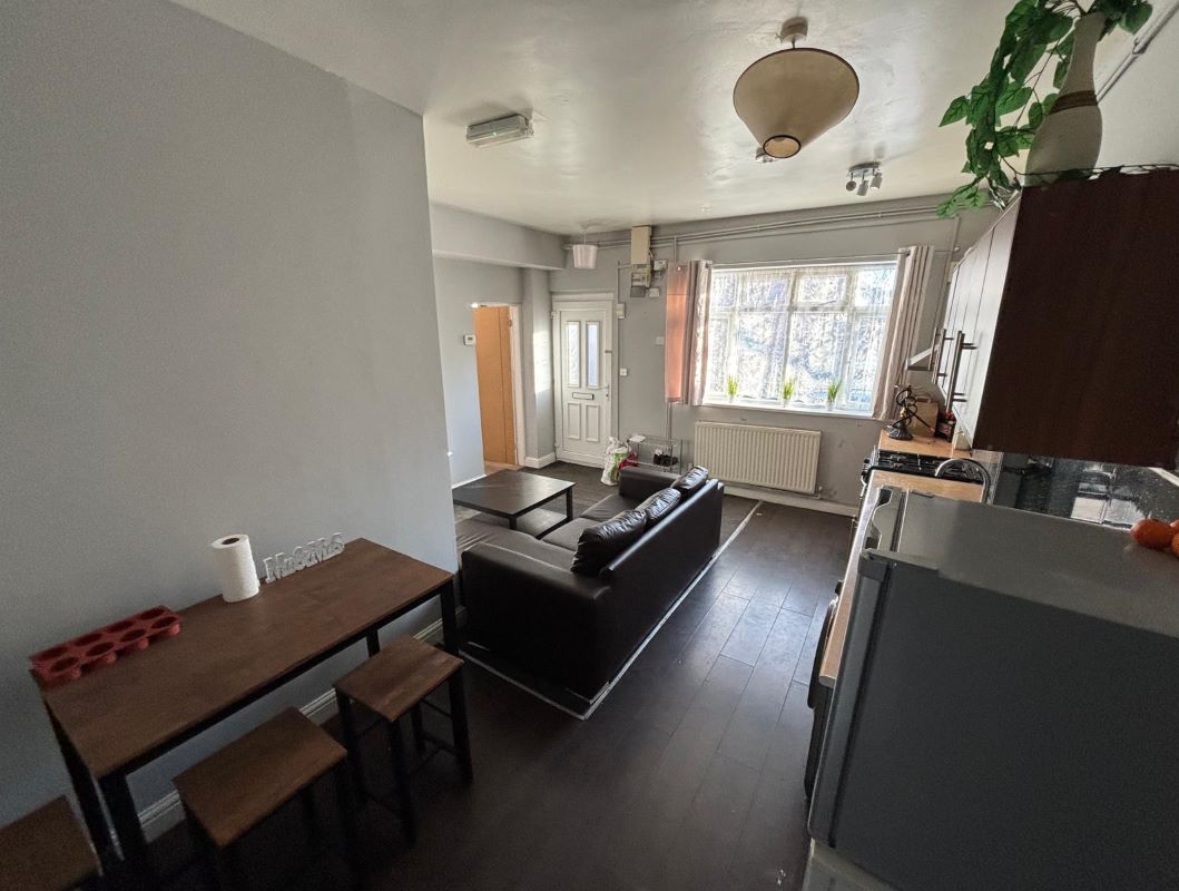 201 Noel Street, Nottingham, NG7 6AR