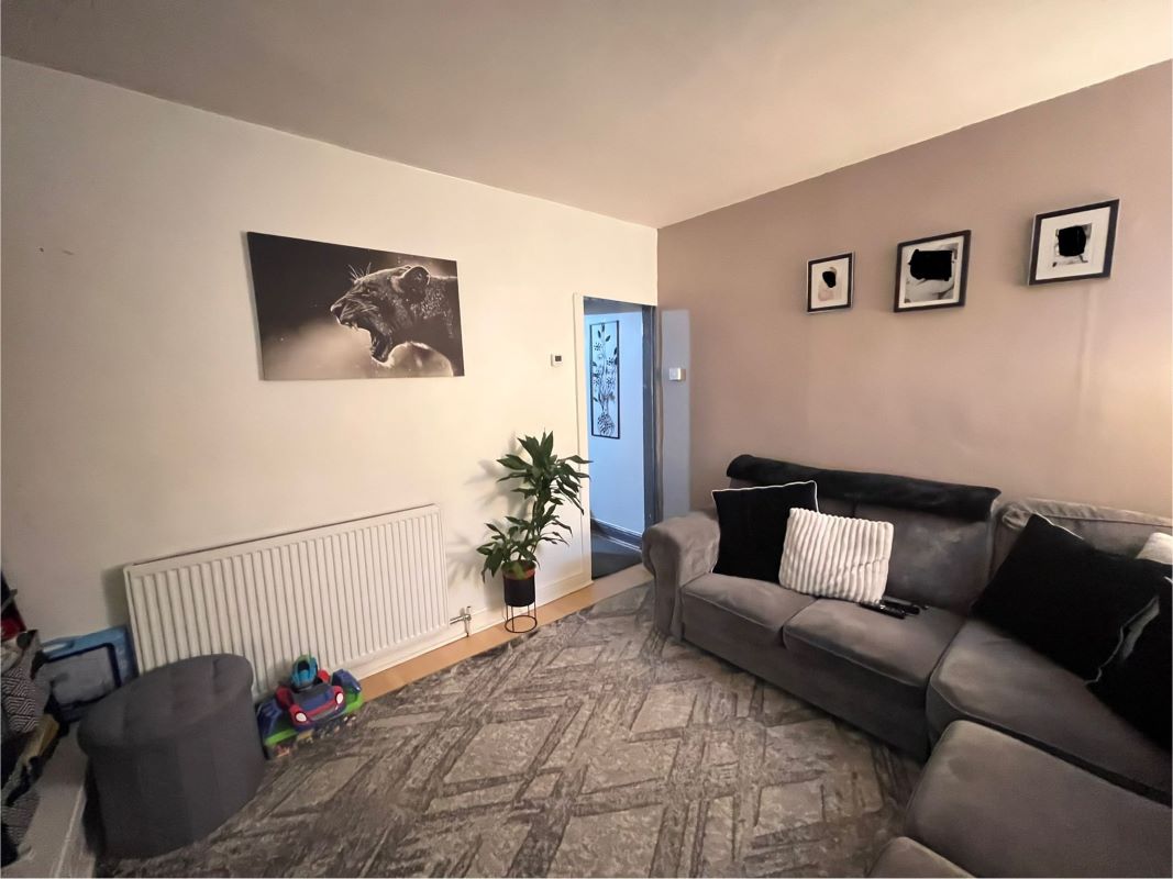 8 Bradbury Street, Nottingham, Nottinghamshire, NG2 4AZ