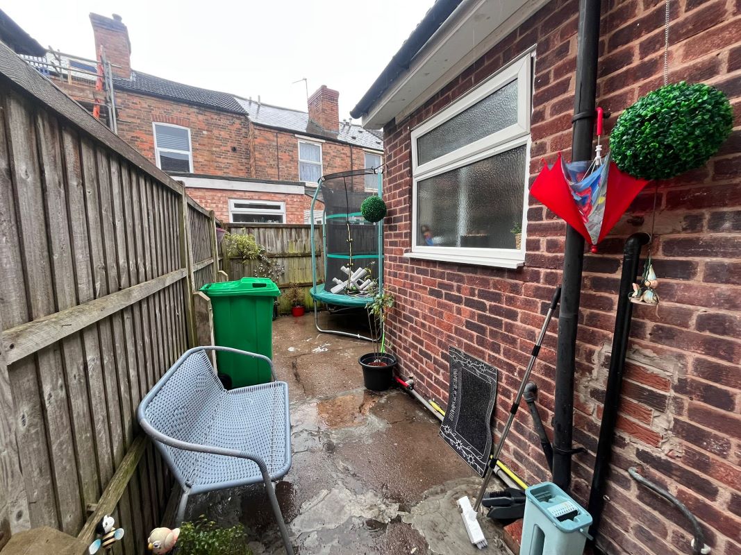 8 Bradbury Street, Nottingham, Nottinghamshire, NG2 4AZ
