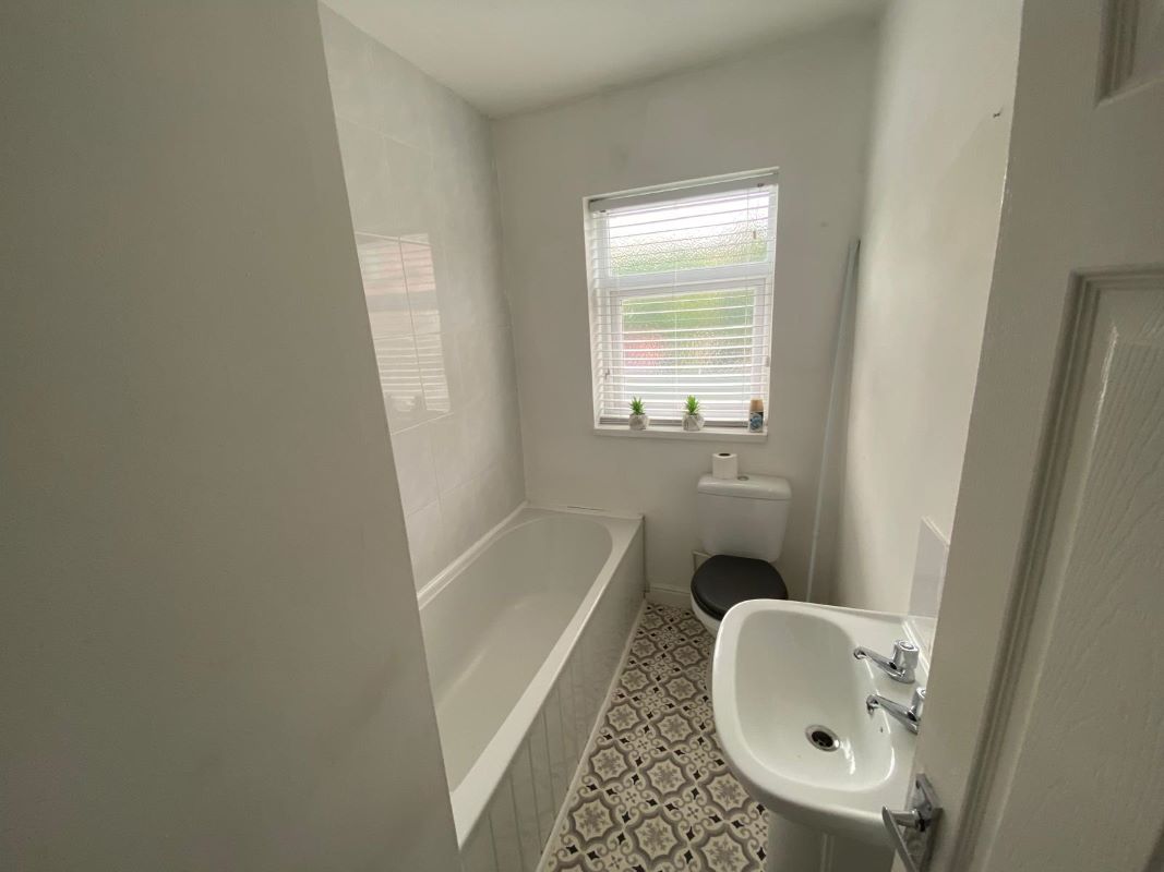91 Foxhill Road, Carlton, Nottingham, NG4 1QS