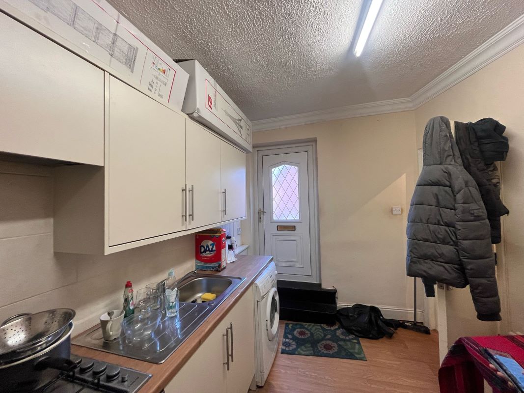 260 Highbury Road, Nottingham, NG6 9FE