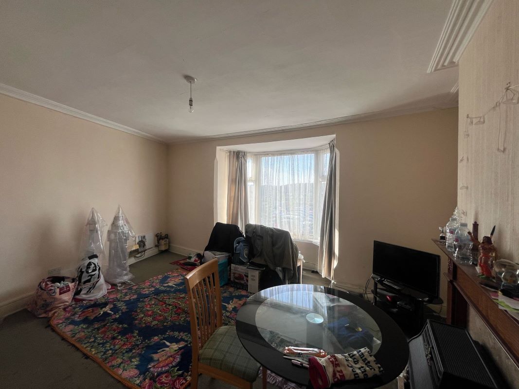 260 Highbury Road, Nottingham, NG6 9FE