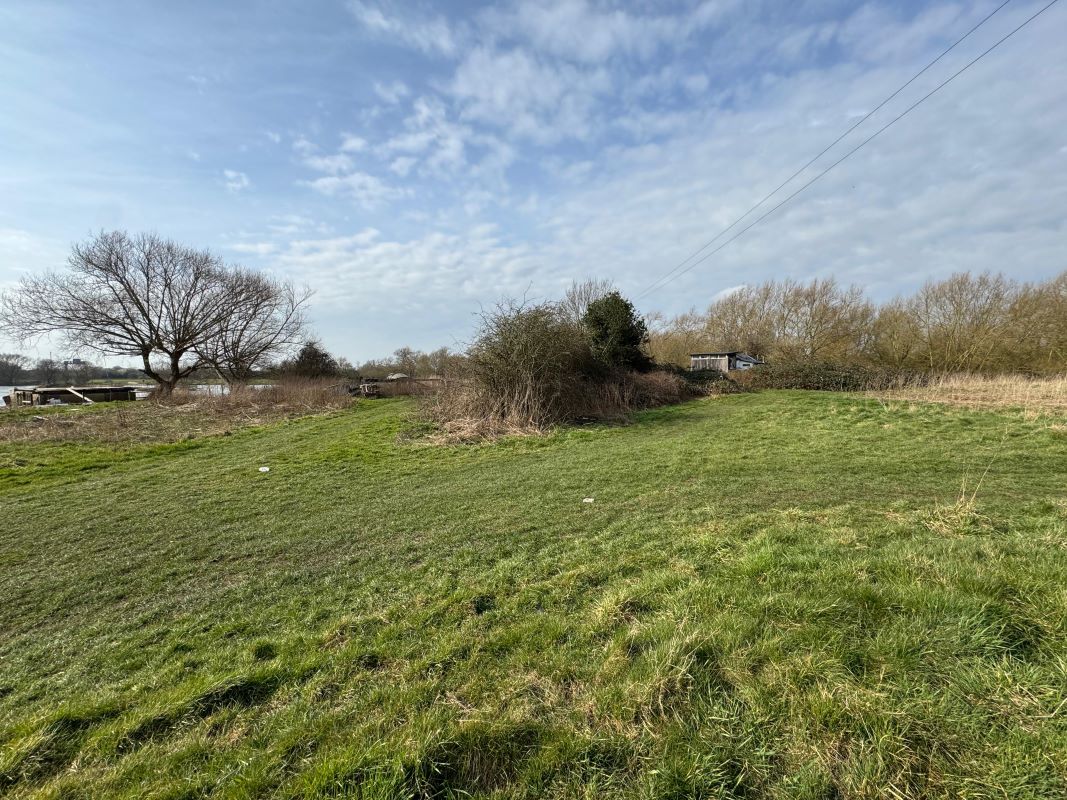 0.75 acres of Land off Tamworth Road, Sawley, Derbyshire, NG10 3AU