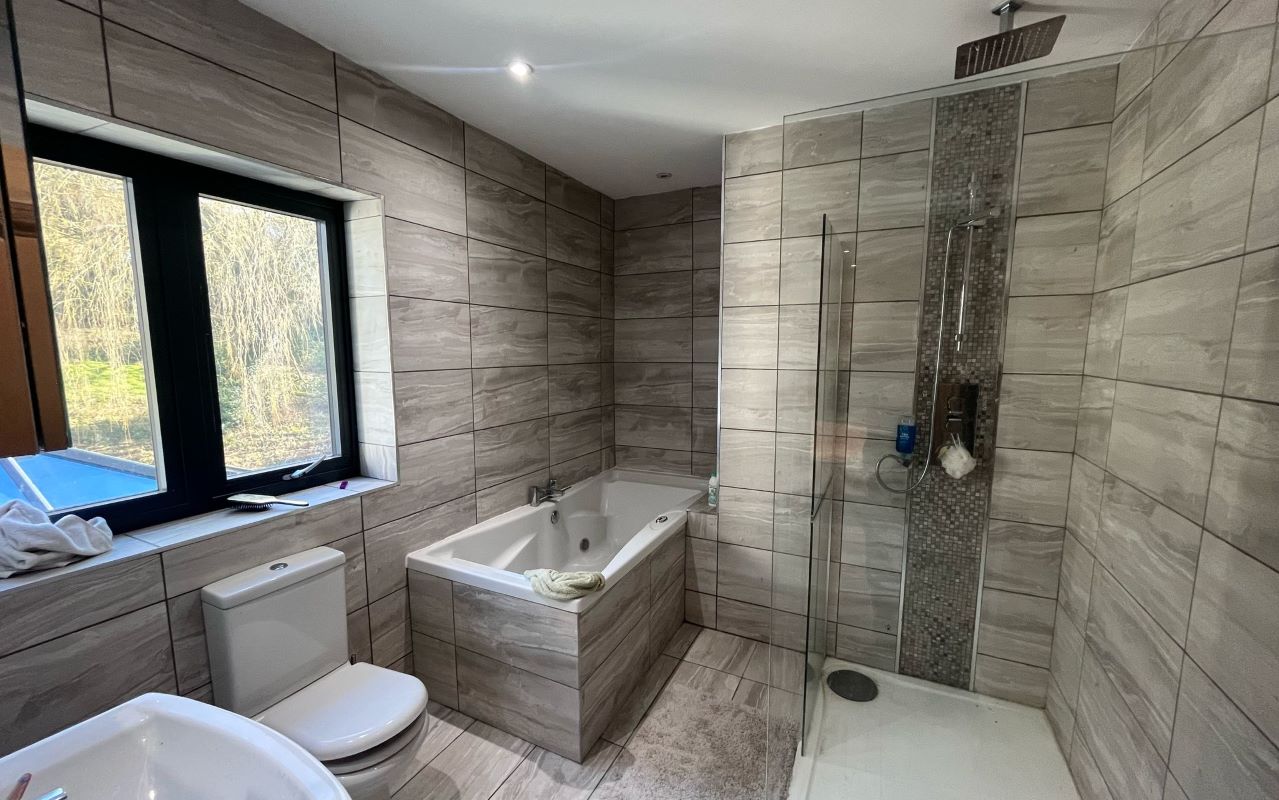 146 Lambley Lane, Burton Joyce, Nottingham, NG14 5BN
