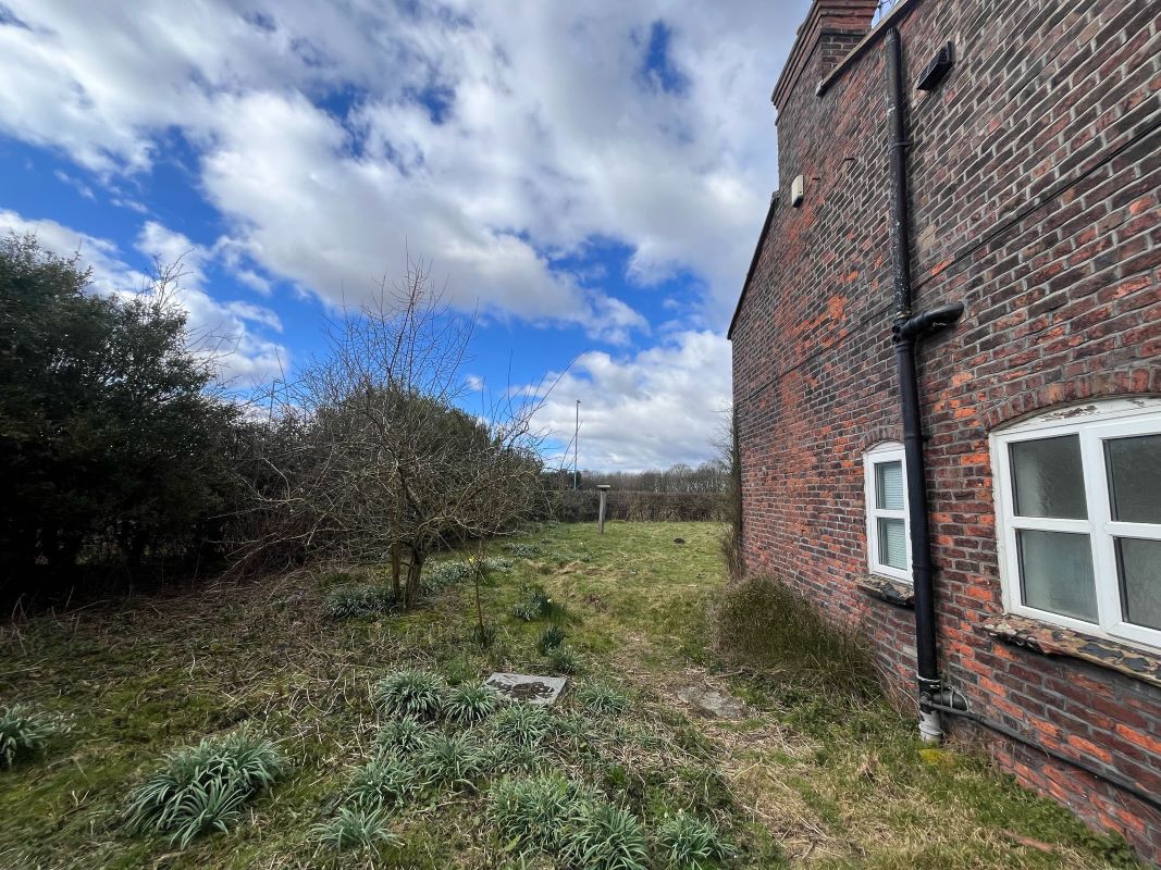 1-2 Strawberry Cottage, Knowsley Lane, Prescot, Knowsley, L34 8HA