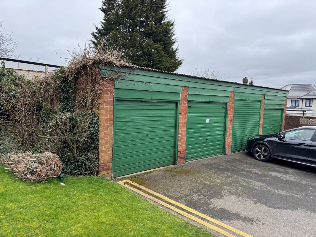 33 lock-up garages Beasley Grove, Birmingham, West Midlands, B43 7HG