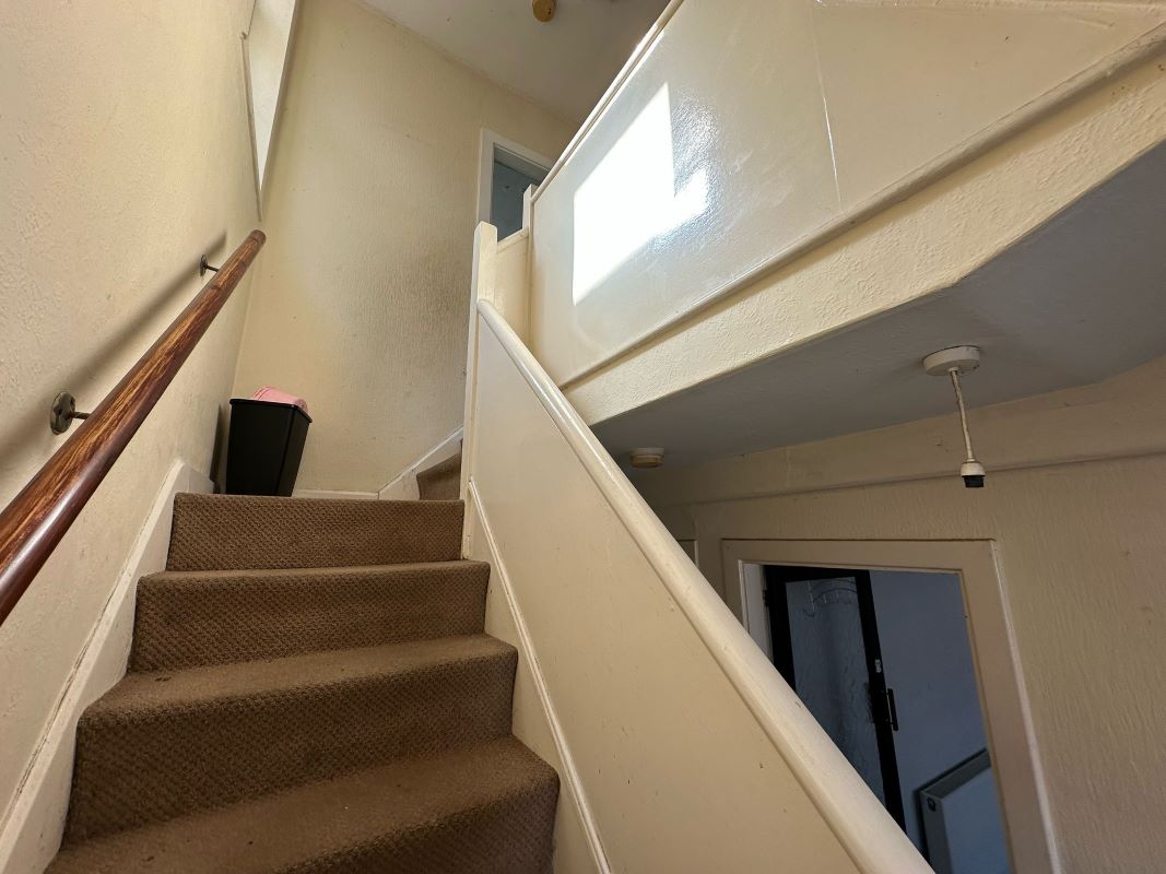 125 Nottingham Road, Basford, Nottingham, NG7 7AY