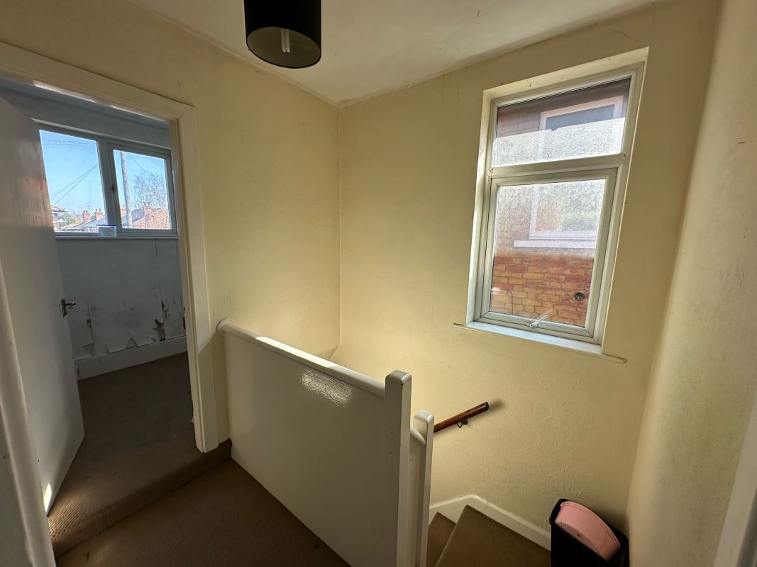 125 Nottingham Road, Basford, Nottingham, NG7 7AY