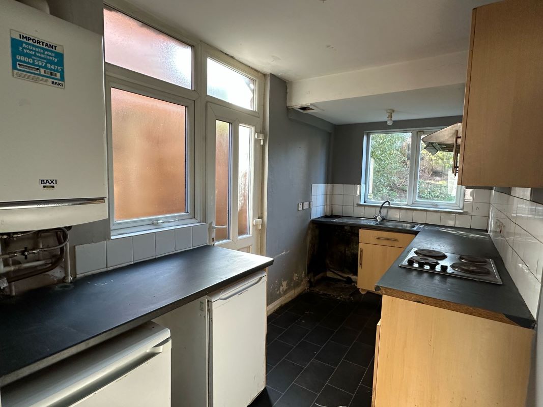 125 Nottingham Road, Basford, Nottingham, NG7 7AY
