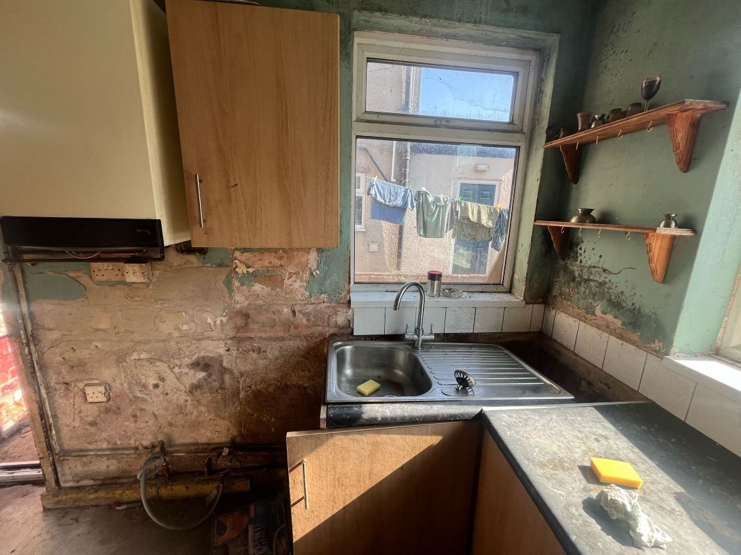 24 Whittier Road, Nottingham, NG2 4AS