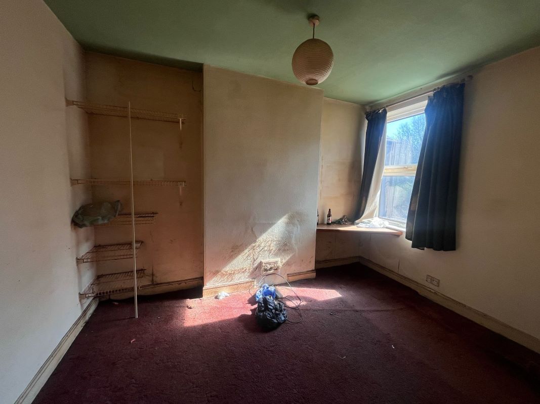 24 Whittier Road, Nottingham, NG2 4AS
