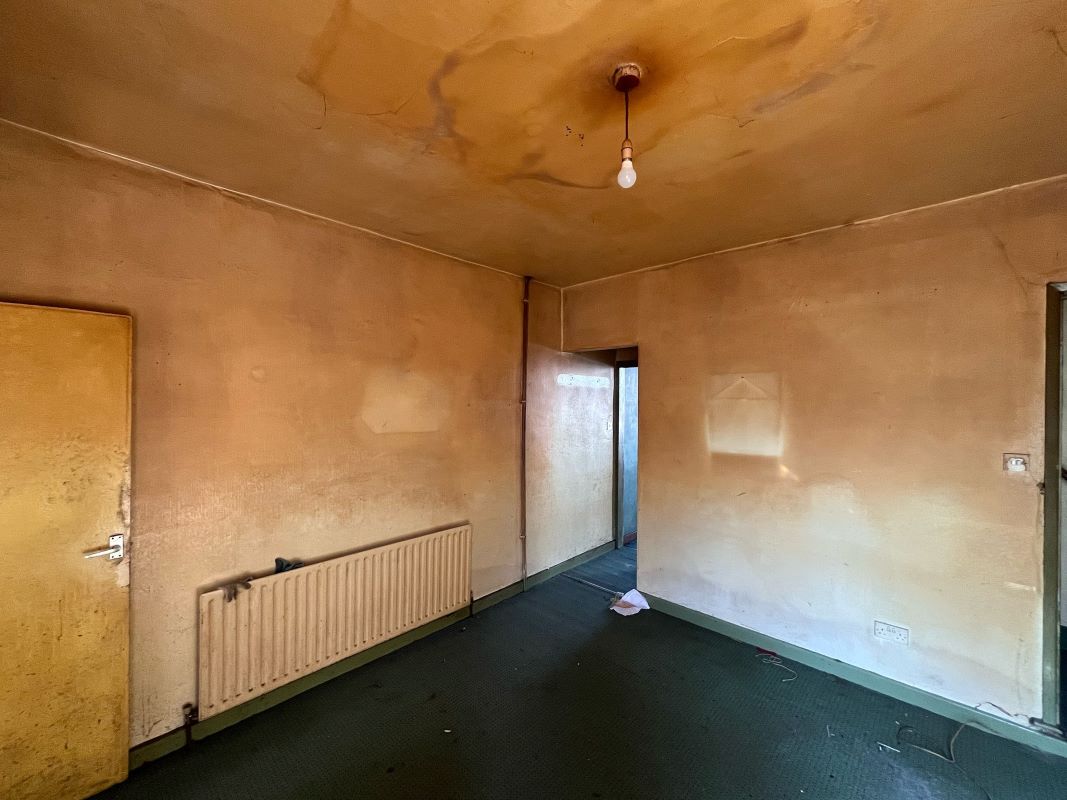 24 Whittier Road, Nottingham, NG2 4AS