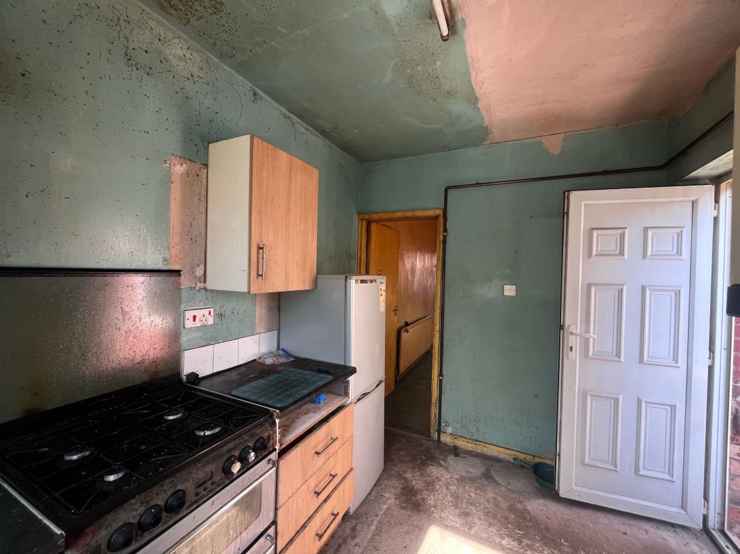 24 Whittier Road, Nottingham, NG2 4AS