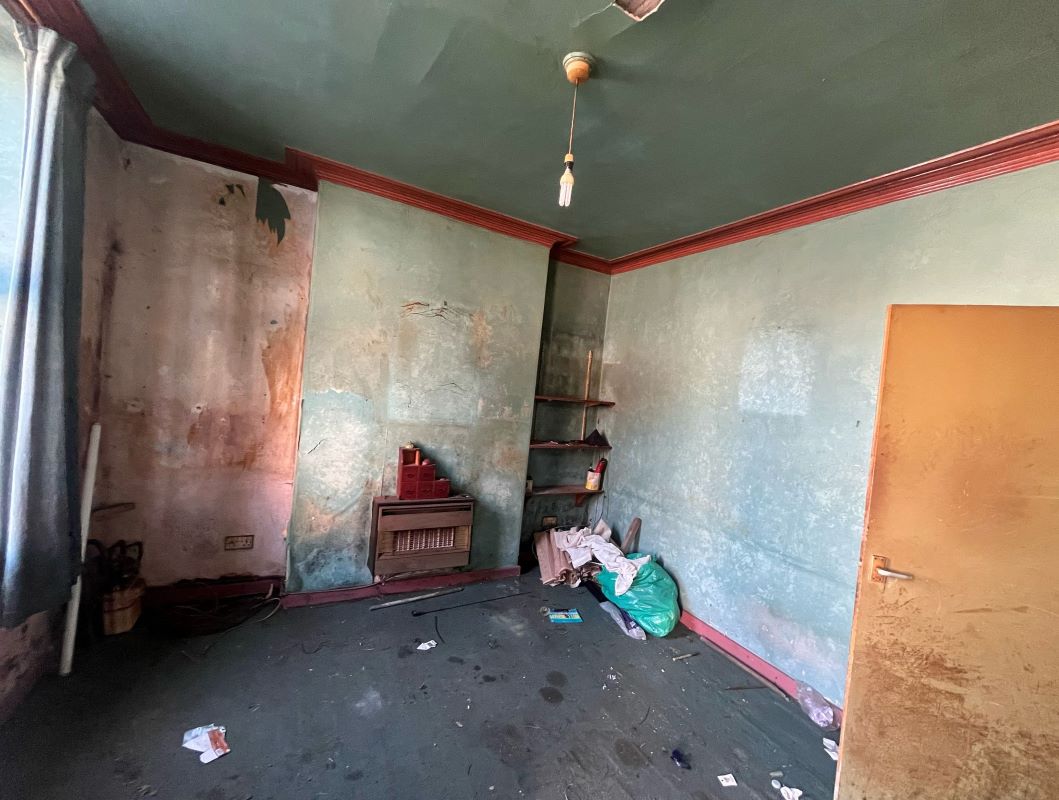 24 Whittier Road, Nottingham, NG2 4AS