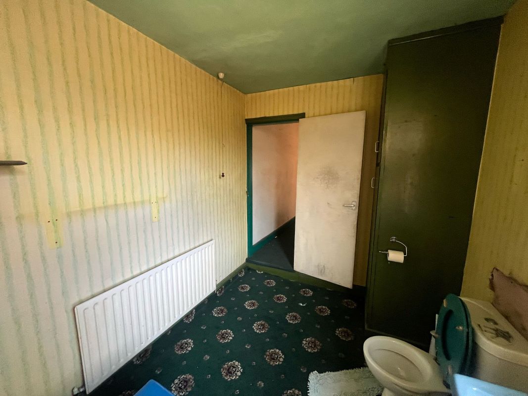 24 Whittier Road, Nottingham, NG2 4AS