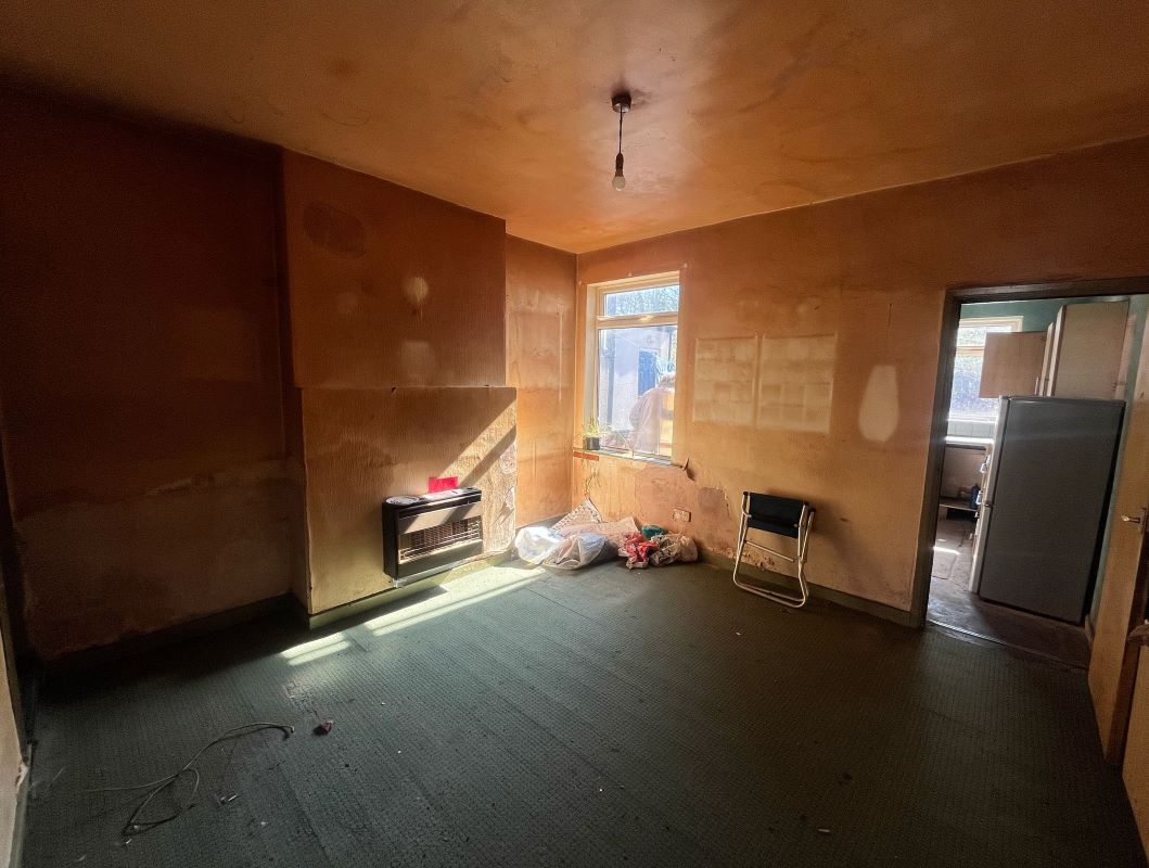 24 Whittier Road, Nottingham, NG2 4AS