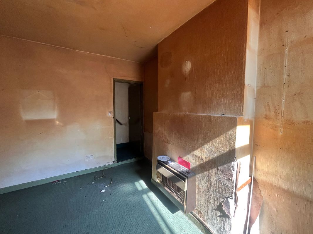 24 Whittier Road, Nottingham, NG2 4AS