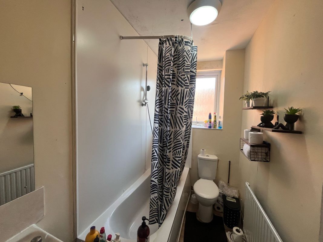 8 Lyndhurst Road, Nottingham, NG2 4FW
