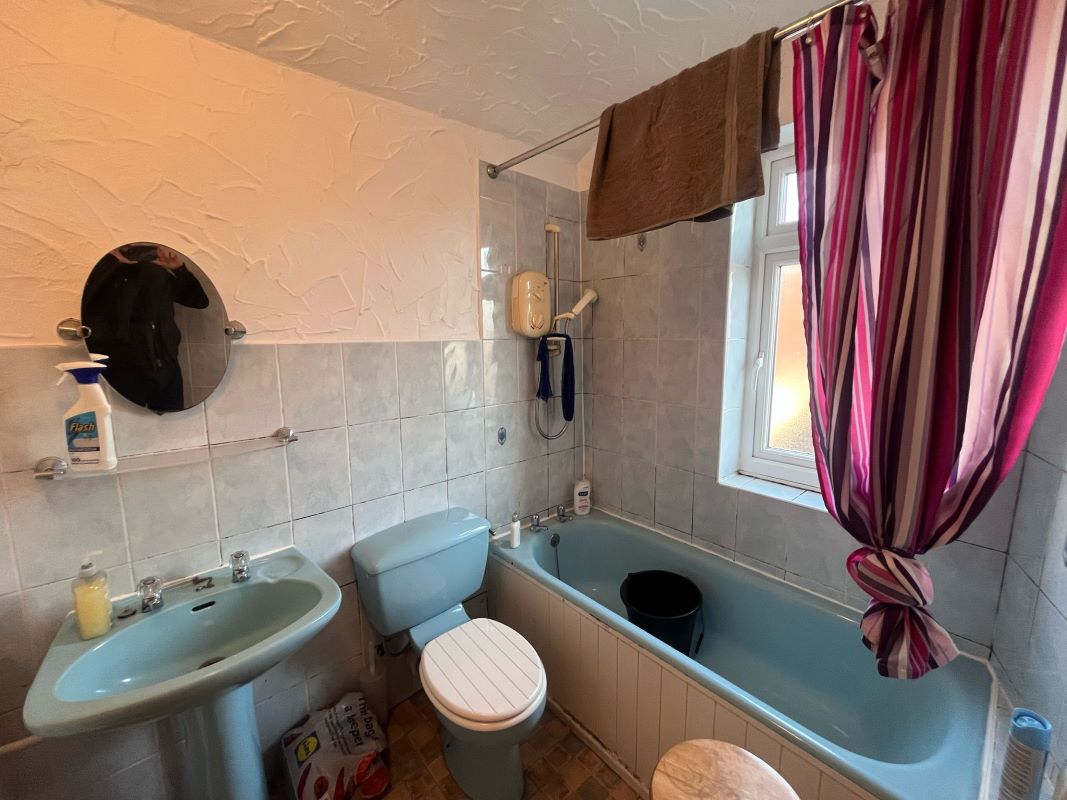 260 Highbury Road, Nottingham, NG6 9FE