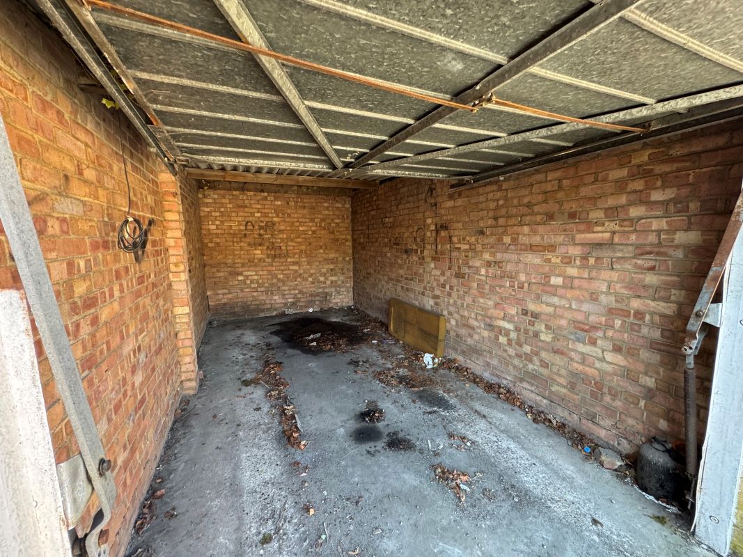 17 lock-up Garages Stockwood Court, Stockwood Crescent, Luton, Bedfordshire, LU1 3ST