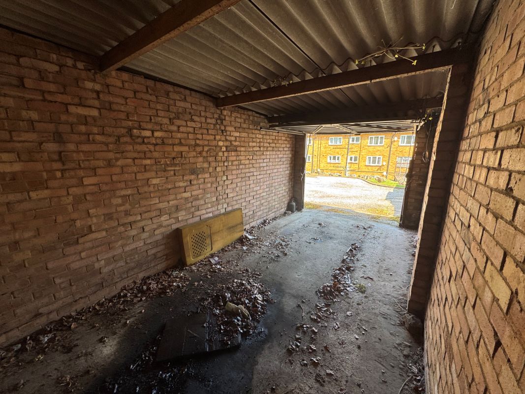 17 lock-up Garages Stockwood Court, Stockwood Crescent, Luton, Bedfordshire, LU1 3ST