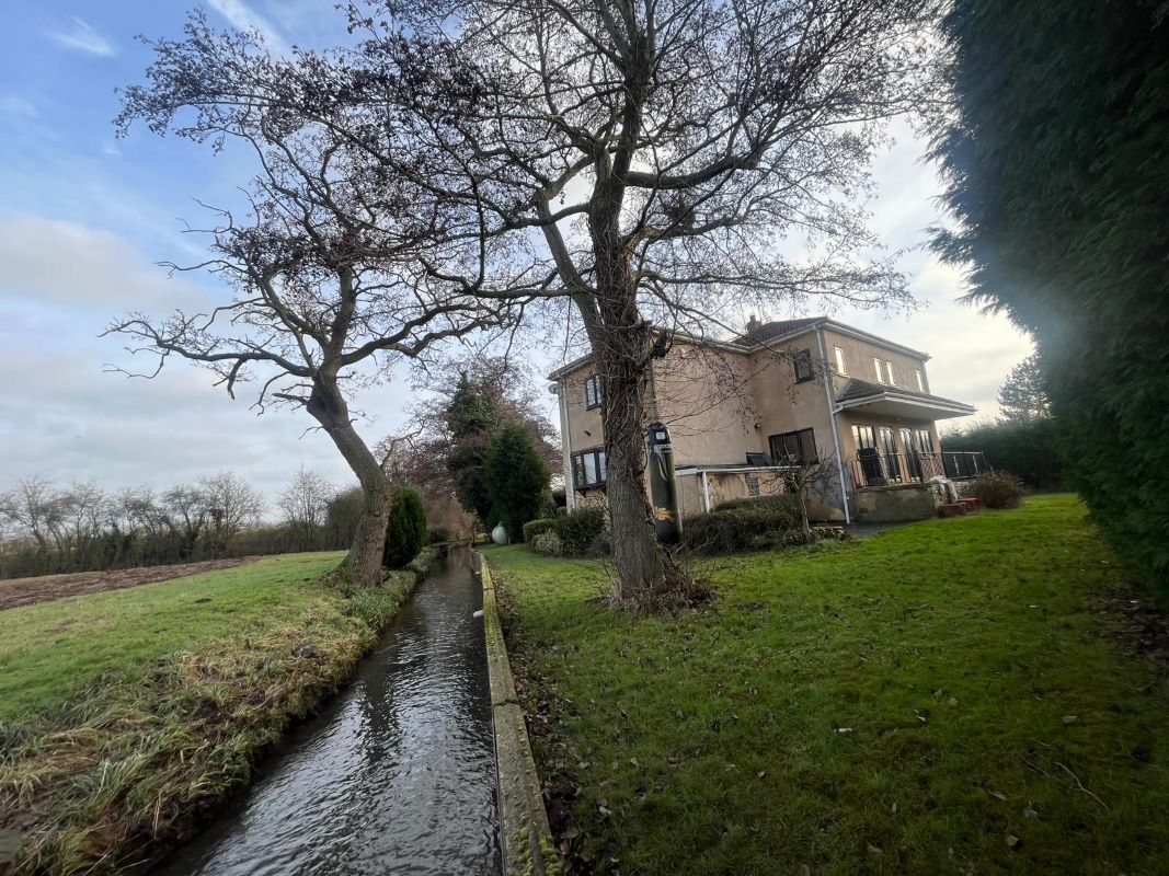 Lido Villa, Moor Lane, Calverton, Nottingham, NG14 6FZ