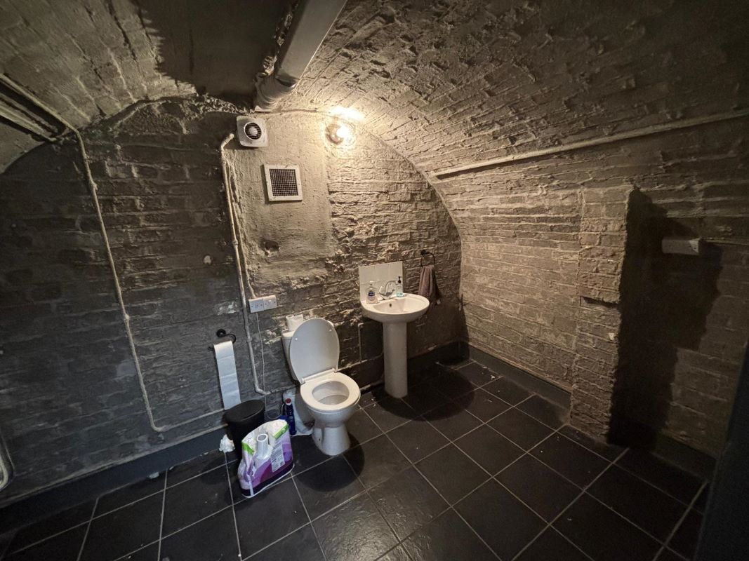 215 Mansfield Road, Nottingham, NG1 3FS