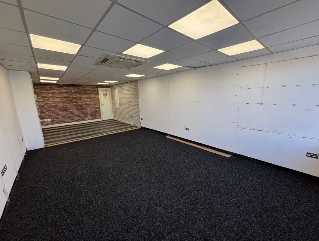 71 Barnsley Road, South Elmsall, Pontefract, West Yorkshire, WF9 2QW