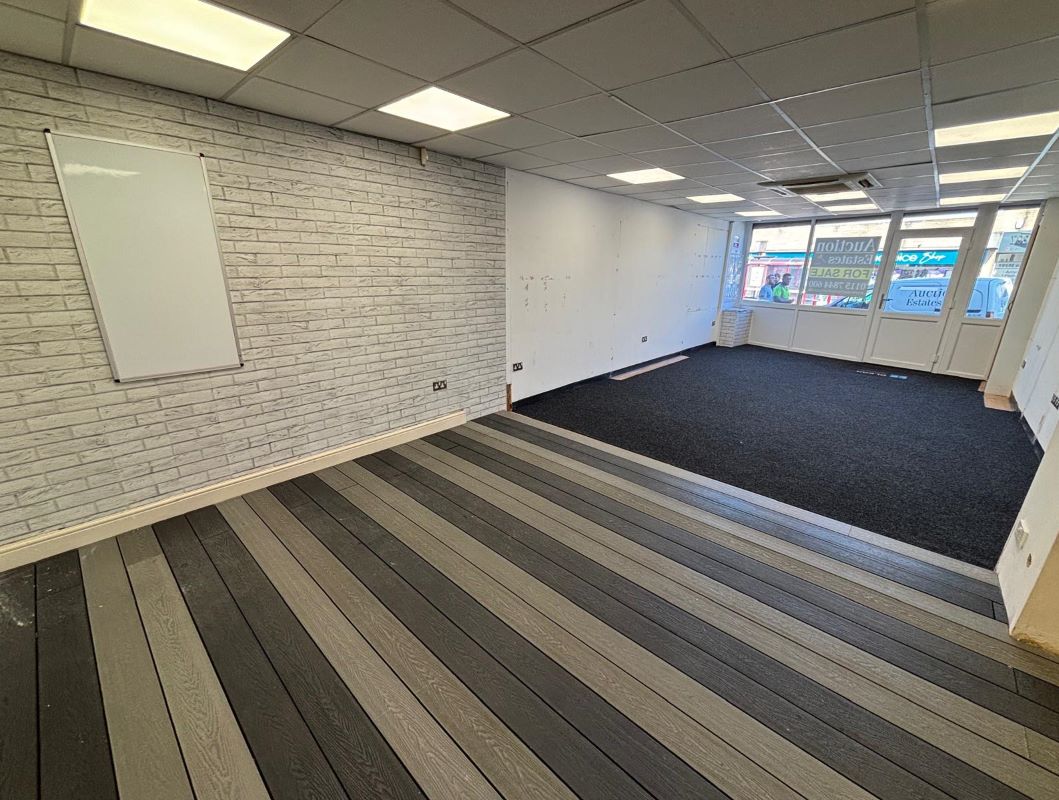 71 Barnsley Road, South Elmsall, Pontefract, West Yorkshire, WF9 2QW