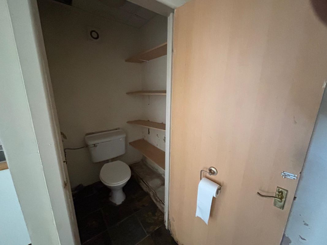 71 Barnsley Road, South Elmsall, Pontefract, West Yorkshire, WF9 2QW