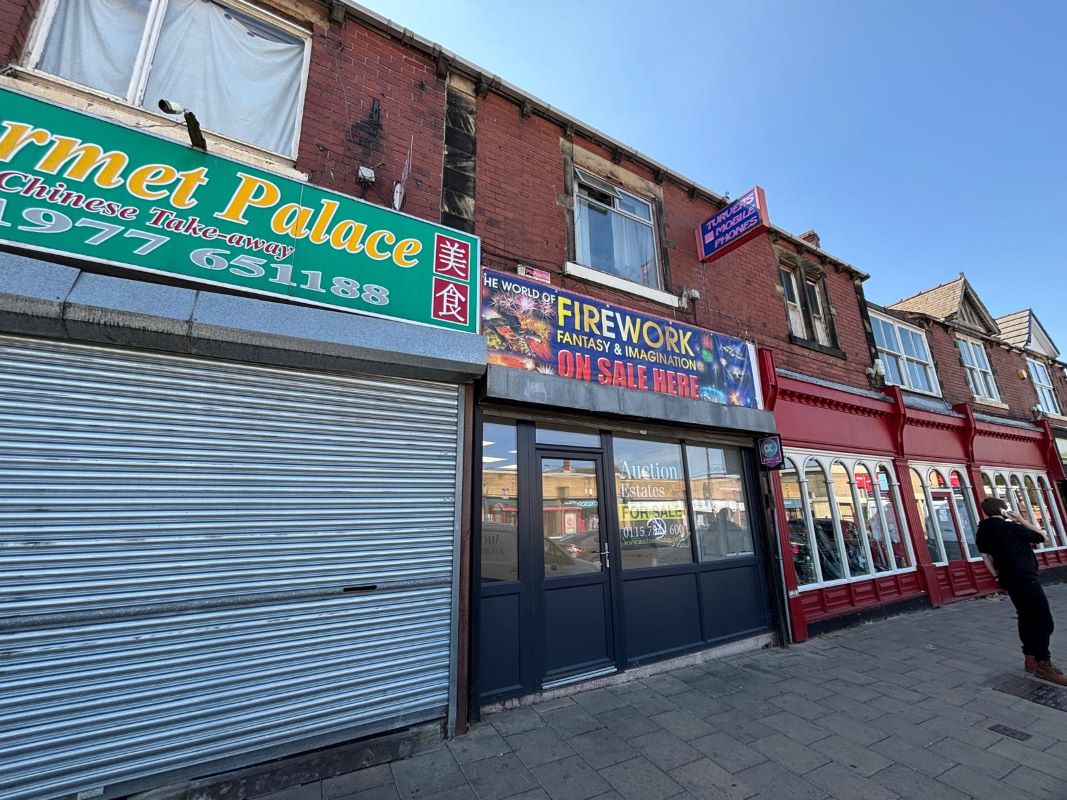 71 Barnsley Road, South Elmsall, Pontefract, West Yorkshire, WF9 2QW
