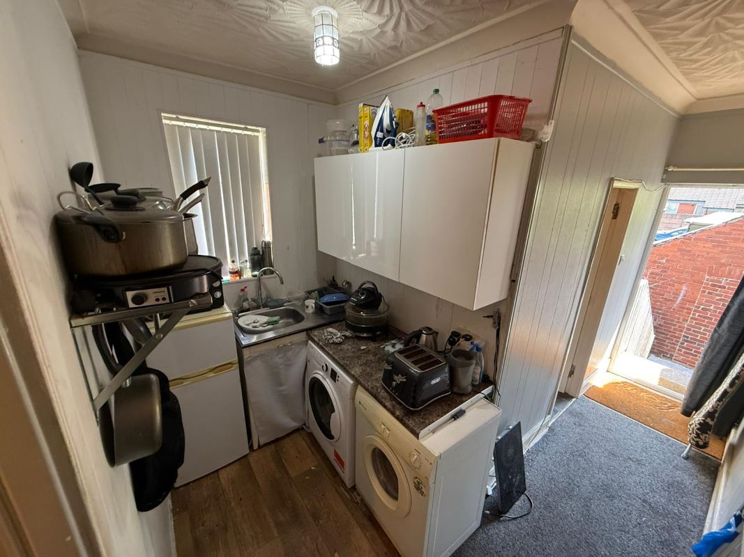 71 Barnsley Road, South Elmsall, Pontefract, West Yorkshire, WF9 2QW